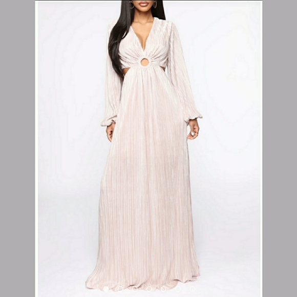New! Pleated Maxi dress in Taupe - Picture 1 of 7